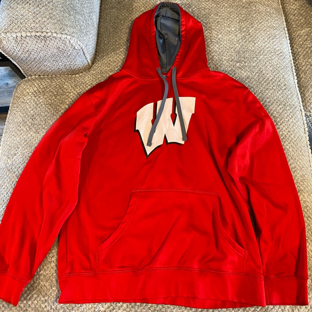 Men’s Wisconsin Hoodie